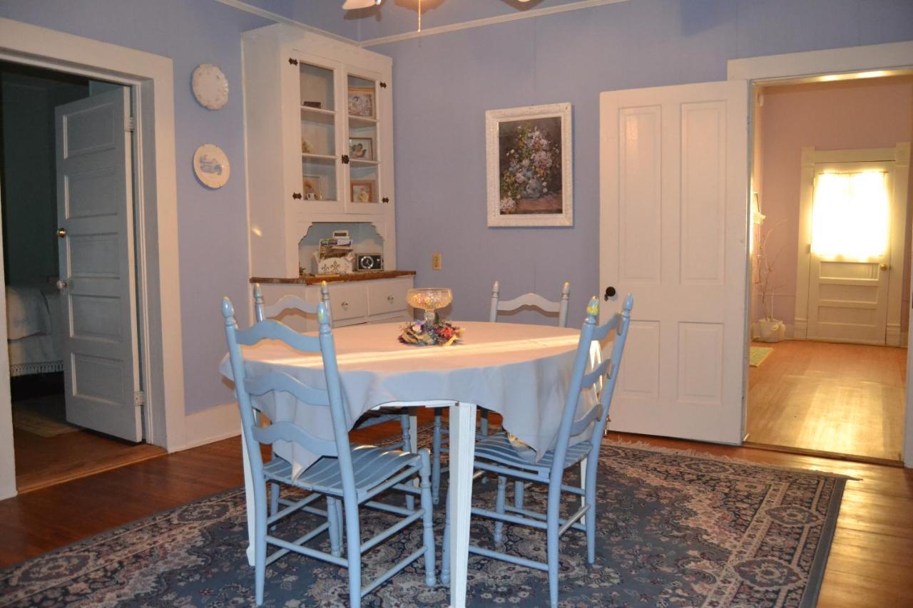 Carleton House Bed And Breakfast Bonham Esterno foto