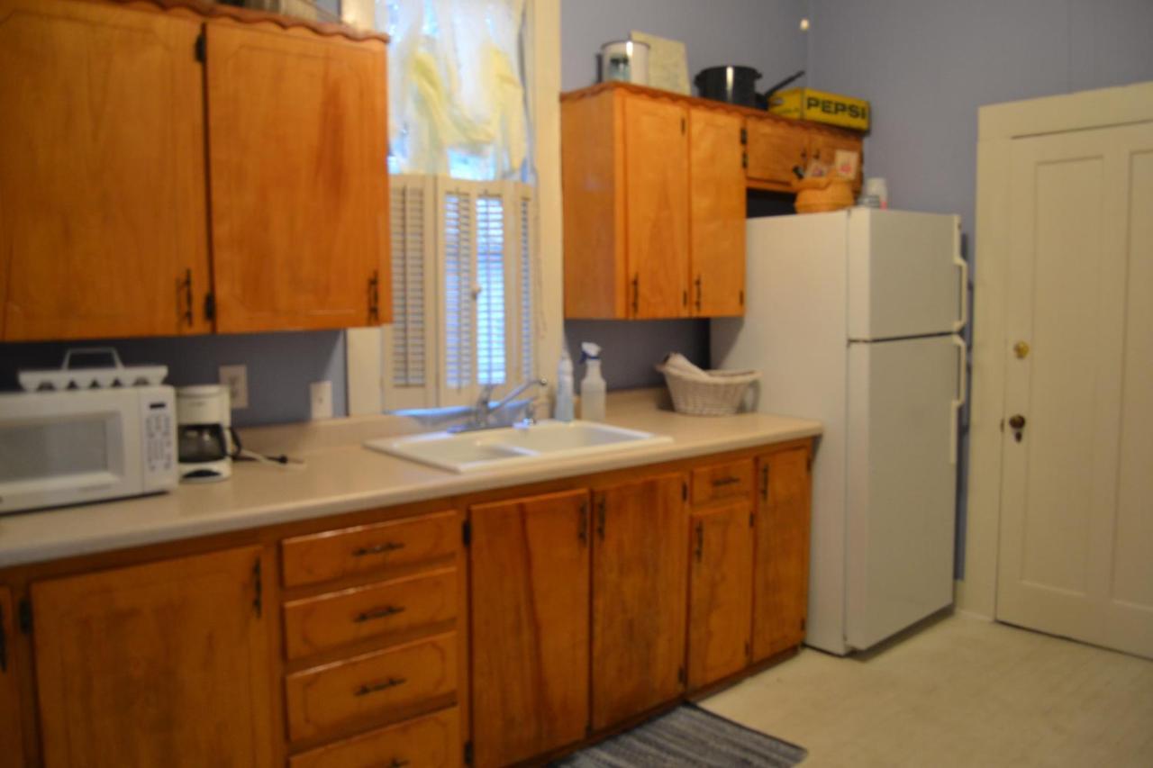 Carleton House Bed And Breakfast Bonham Esterno foto