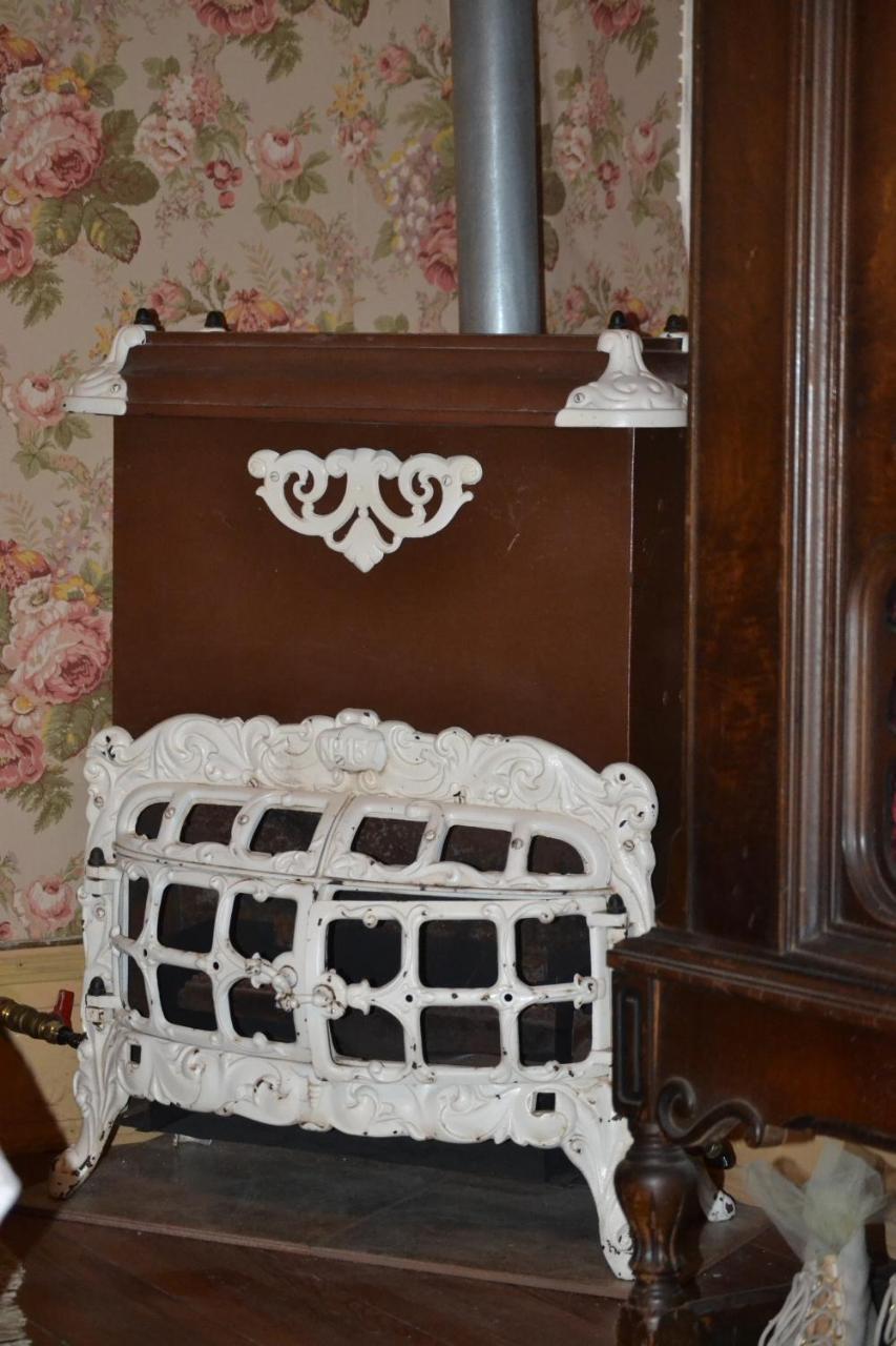 Carleton House Bed And Breakfast Bonham Esterno foto