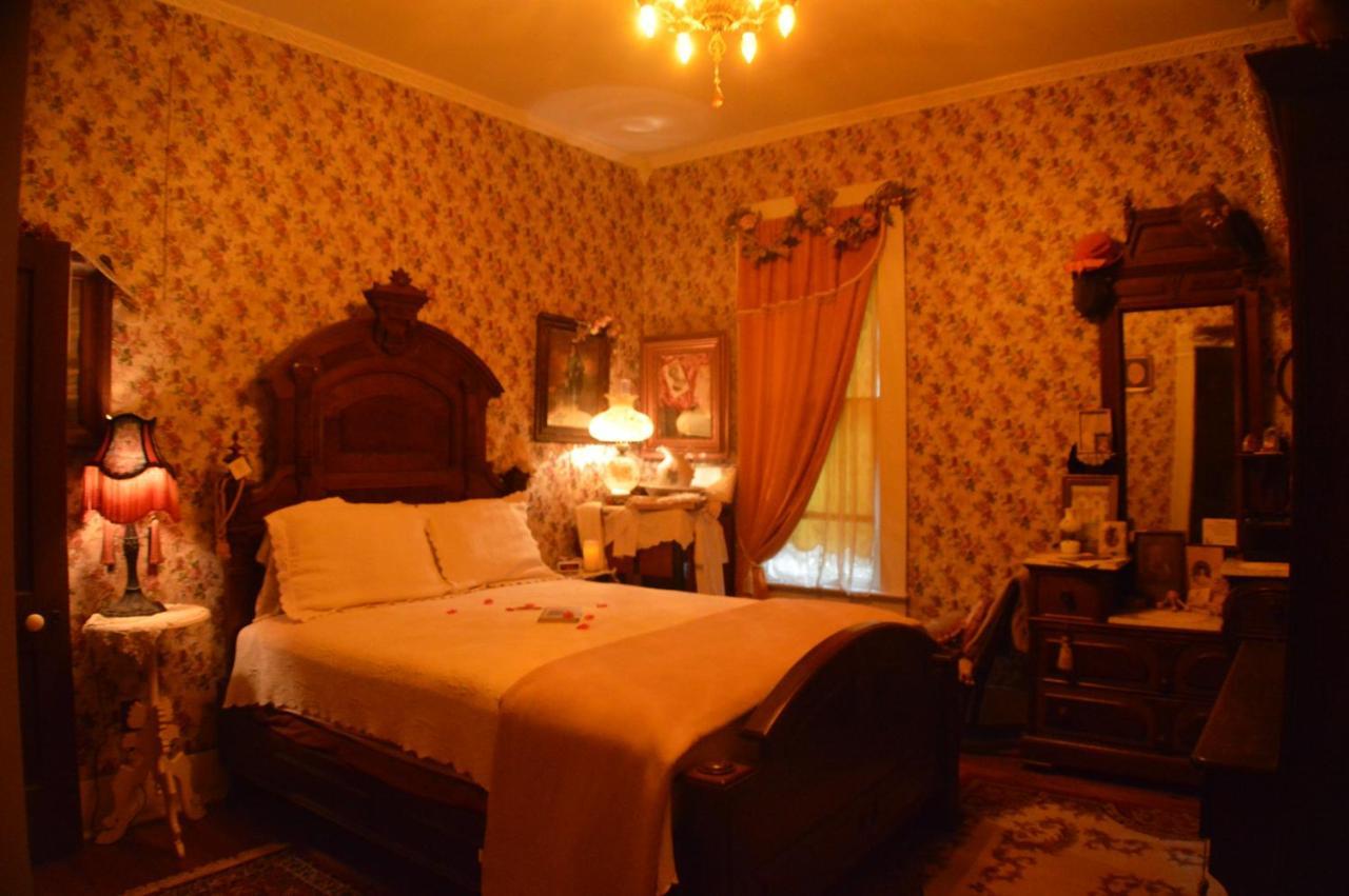 Carleton House Bed And Breakfast Bonham Esterno foto