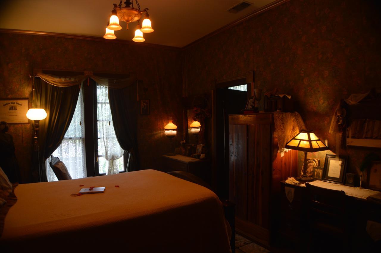 Carleton House Bed And Breakfast Bonham Esterno foto