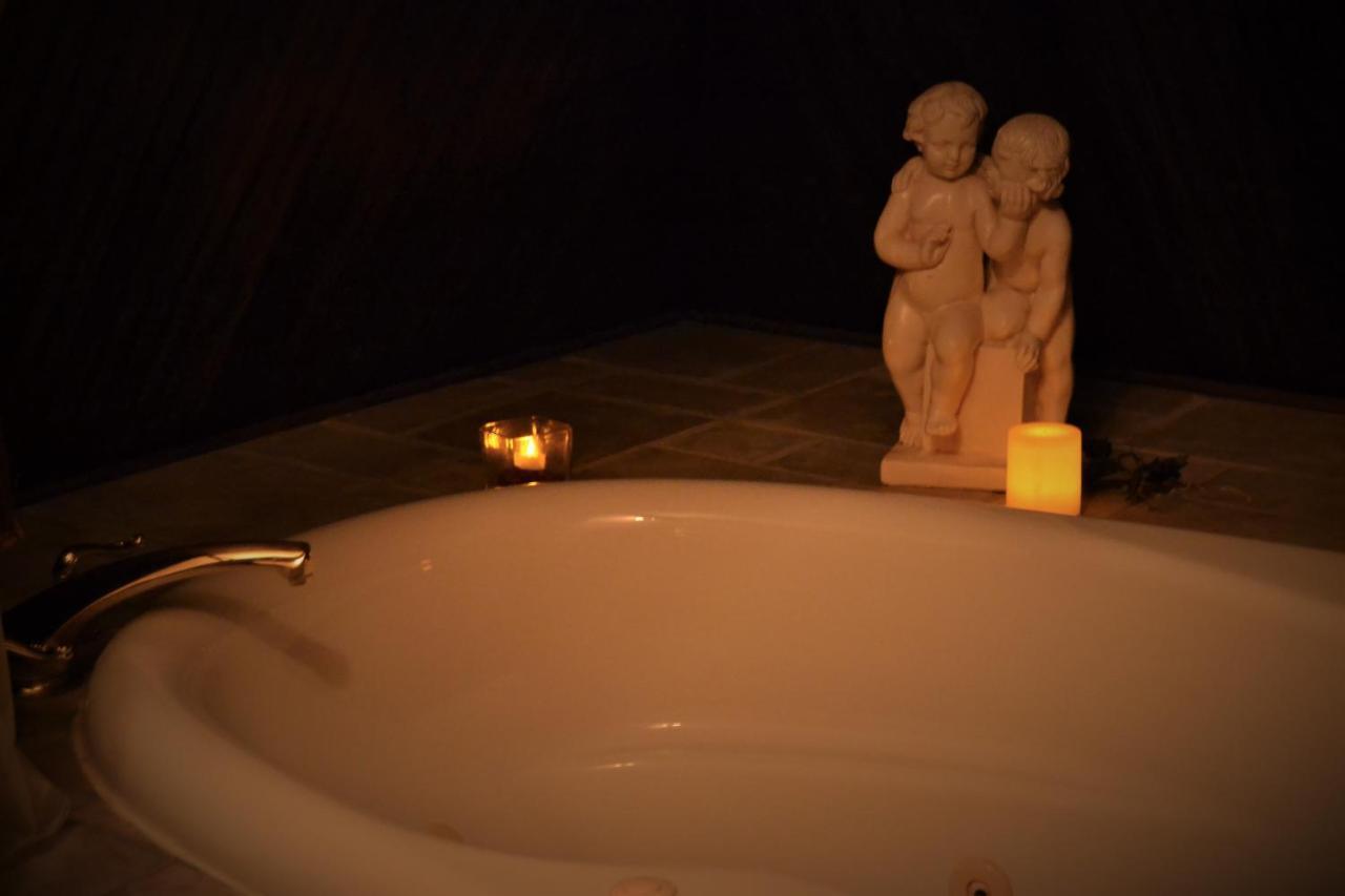 Carleton House Bed And Breakfast Bonham Esterno foto