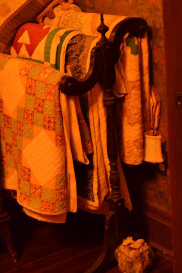 Carleton House Bed And Breakfast Bonham Esterno foto