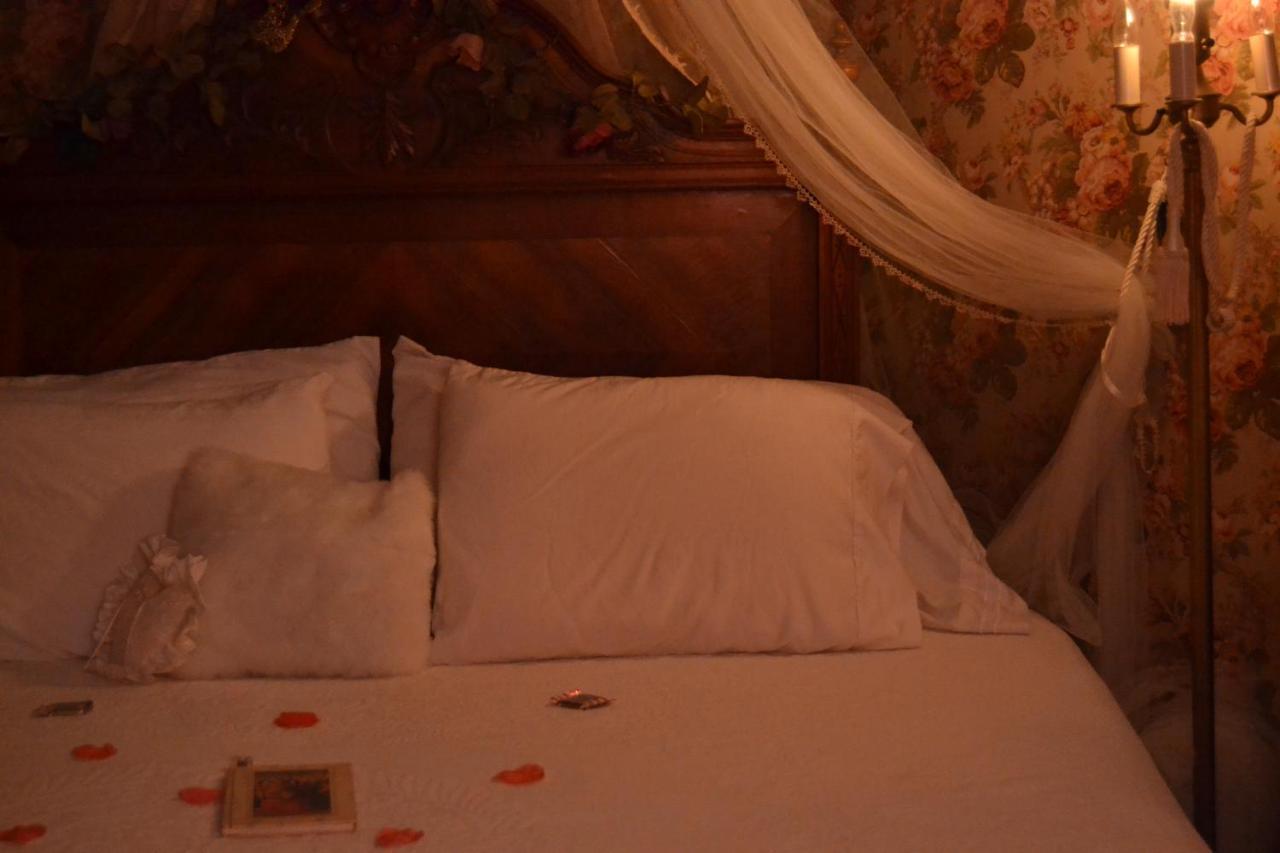 Carleton House Bed And Breakfast Bonham Esterno foto