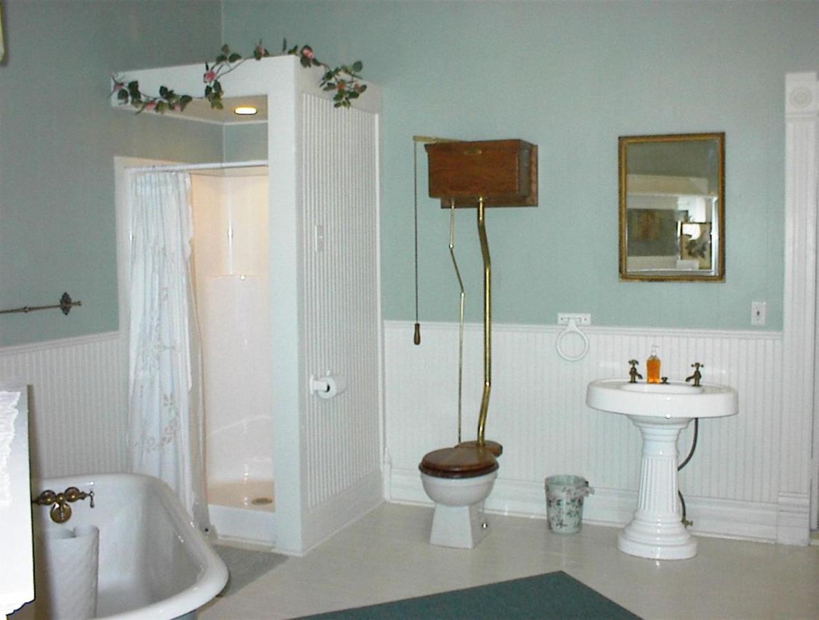 Carleton House Bed And Breakfast Bonham Esterno foto